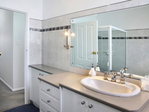 Seaview Sunset Holiday Apartments - Tourism Search 29