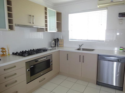 Selene Holiday Apartment @West Beach - Tourism Search 16