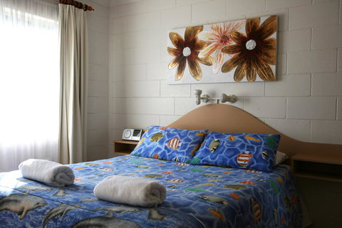 Lake Edge Apartments - Tourism Search 26