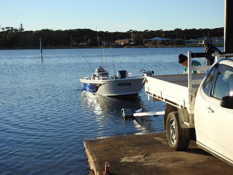 Lake Edge Apartments - Tourism Search 23