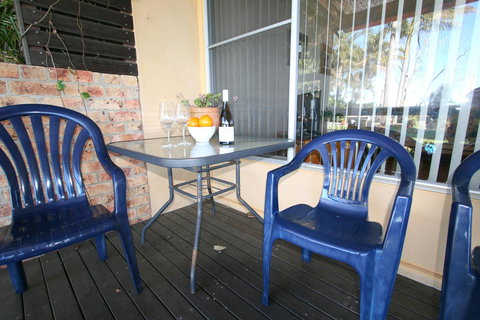 Lake Edge Apartments - Tourism Search 12