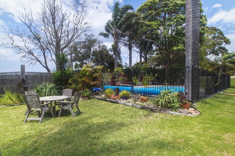 Lake Edge Apartments - Tourism Search 2