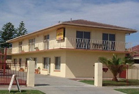 Esplanade Apartments At West Beach - Tourism Search 1