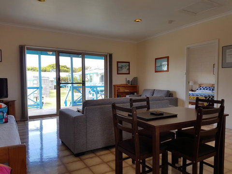 Marion Bay Holiday Villas - Tourism Search 15