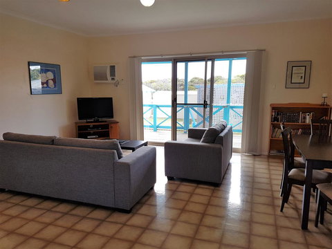 Marion Bay Holiday Villas - Tourism Search 1