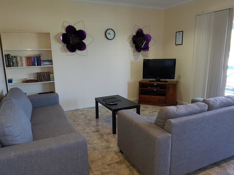 Marion Bay Holiday Villas - Tourism Search 11