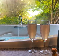 Adelaide Hills Retreats - Tourism Search