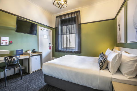Nightcap At Exeter Hotel - Tourism Search 1