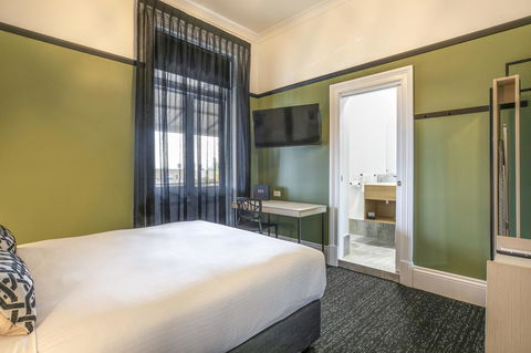 Nightcap At Exeter Hotel - Tourism Search 24
