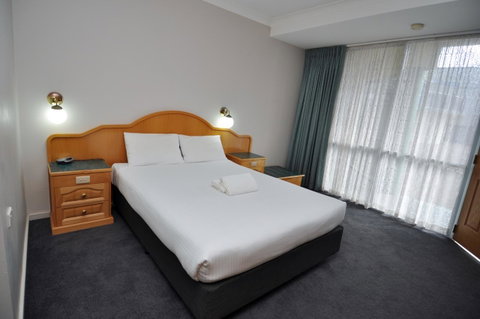 Hilton Beachfront Motel - Tourism Search 24