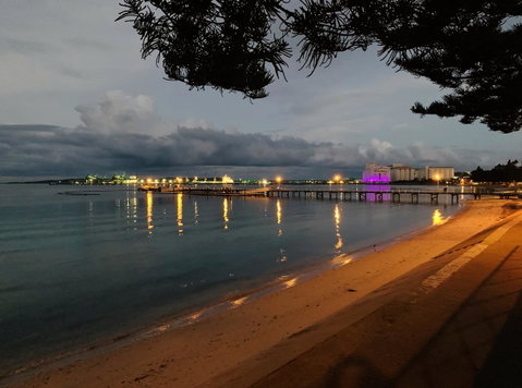 Hilton Beachfront Motel - Tourism Search 10