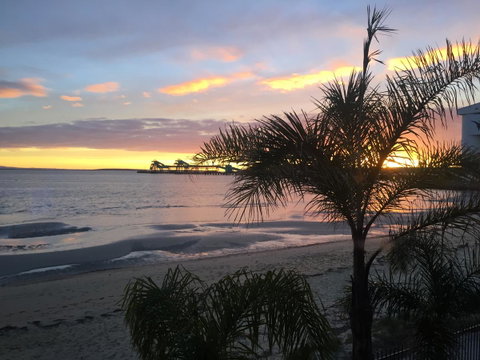 Hilton Beachfront Motel - Tourism Search 28