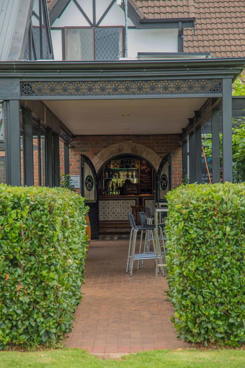 Mick O\'Sheas - Tourism Search 40