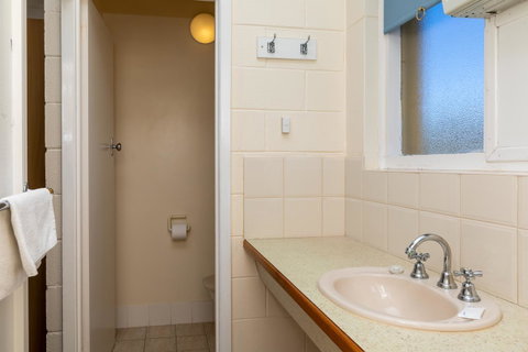 Blue Seas Motel - Tourism Search 9