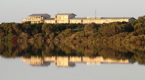 Lakeview Motel And Apartments - Tourism Search 28