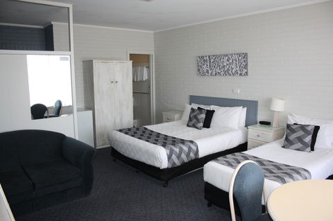 Lakeview Motel And Apartments - Tourism Search 13