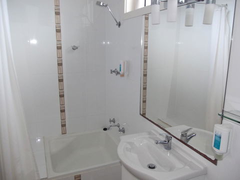 Guichen Bay Motel - Tourism Search 43