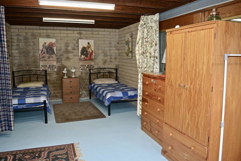 Dolphinview - Tourism Search 10