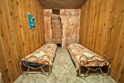 Radeka Downunder Underground Motel - Tourism Search 6