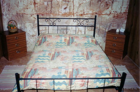 Radeka Downunder Underground Motel - Tourism Search 3