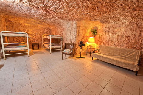 Radeka Downunder Underground Motel - Tourism Search 4