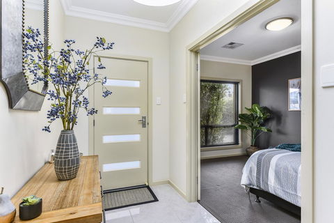 Accommodation On Lansell 2 - Tourism Search 2
