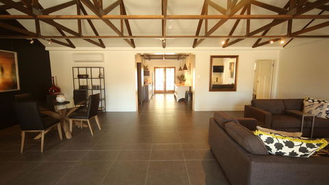 Irongate Studio B&B - Tourism Search 1