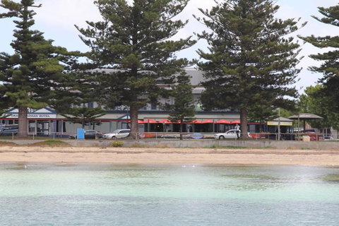 Grand Tasman Hotel - Tourism Search 35
