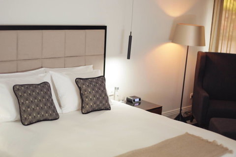 Ellen Hotel - Tourism Search 10