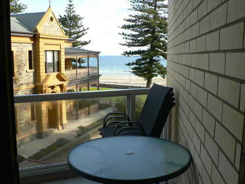 South Esplanade Apartment - Tourism Search 6