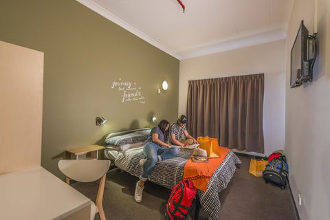 YHA Adelaide Central - Tourism Search 39