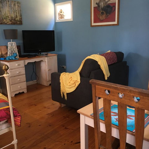 KI Dragonfly Guesthouse - Tourism Search 13