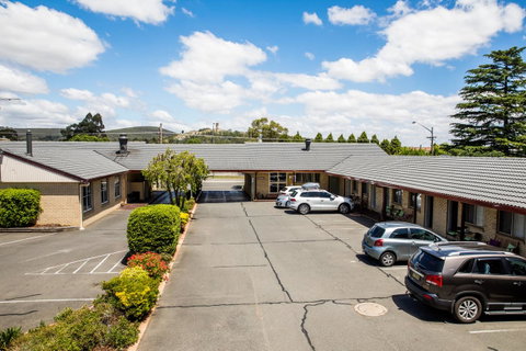 Lilac City Motor Inn & Steakhouse - Tourism Search 25