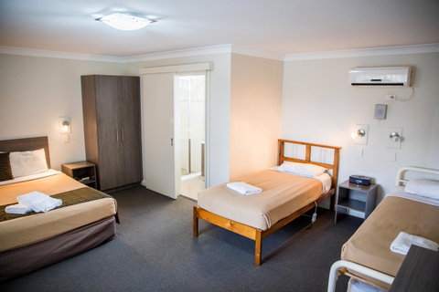 Lilac City Motor Inn & Steakhouse - Tourism Search 21