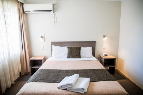 Lilac City Motor Inn & Steakhouse - Tourism Search 10