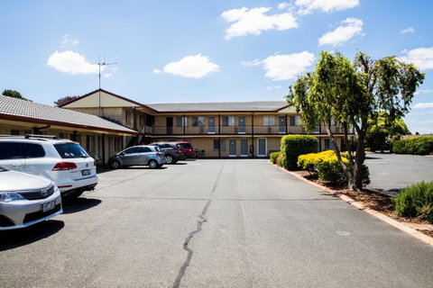 Lilac City Motor Inn & Steakhouse - Tourism Search 26