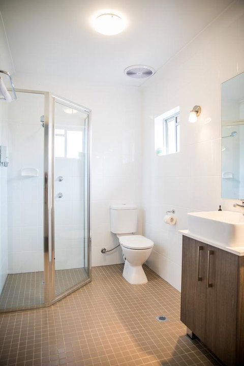 Lilac City Motor Inn & Steakhouse - Tourism Search 6