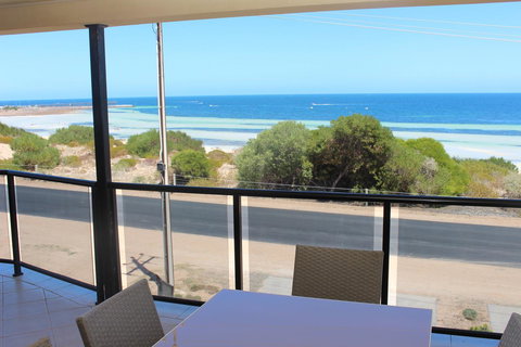 The Lighthouse - Beachfront Accommodation - Tourism Search 9