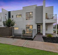 MODERN SPACIOUS 3 BR HOME - NEAR BEACH  AIRPORT - Tourism Search