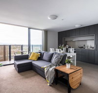 Modern 2 BedroomWIFI/Netflix/ParkingGreat Views - Tourism Search
