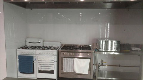 Perth City Backpackers Hostel - Note - Valid Passport Required To Check In - Tourism Search 10