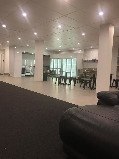 Perth City Backpackers Hostel - Note - Valid Passport Required To Check In - Tourism Search 11