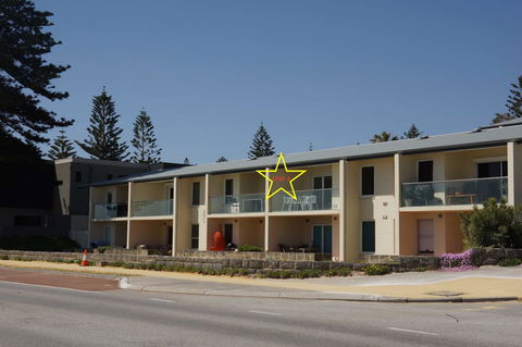 Cottesloe Beachfront Ocean View Apartment - Tourism Search 1