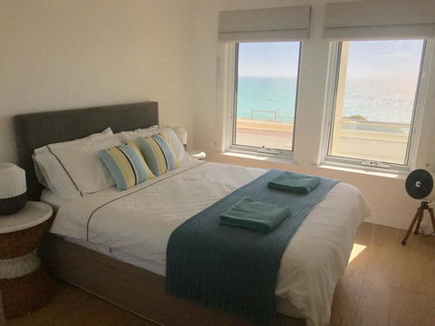Cottesloe Beachfront Ocean View Apartment - Tourism Search 2