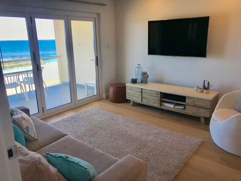 Cottesloe Beachfront Ocean View Apartment - Tourism Search 6
