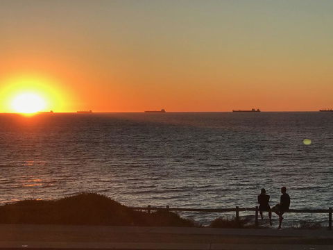 Cottesloe Beachfront Ocean View Apartment - Tourism Search 18