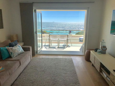Cottesloe Beachfront Ocean View Apartment - Tourism Search 0