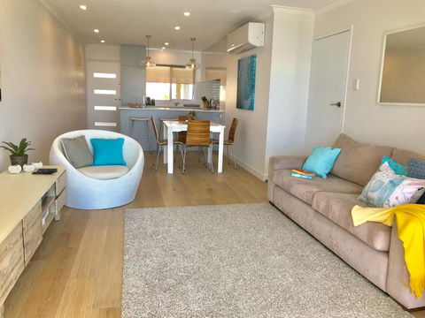 Cottesloe Beachfront Ocean View Apartment - Tourism Search 7