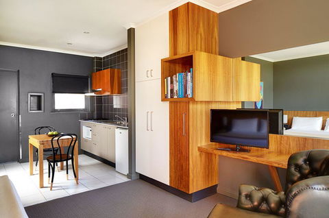 Riverview On Mount Street - Tourism Search 35