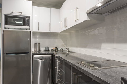 Blue Door Apartments - Tourism Search 10